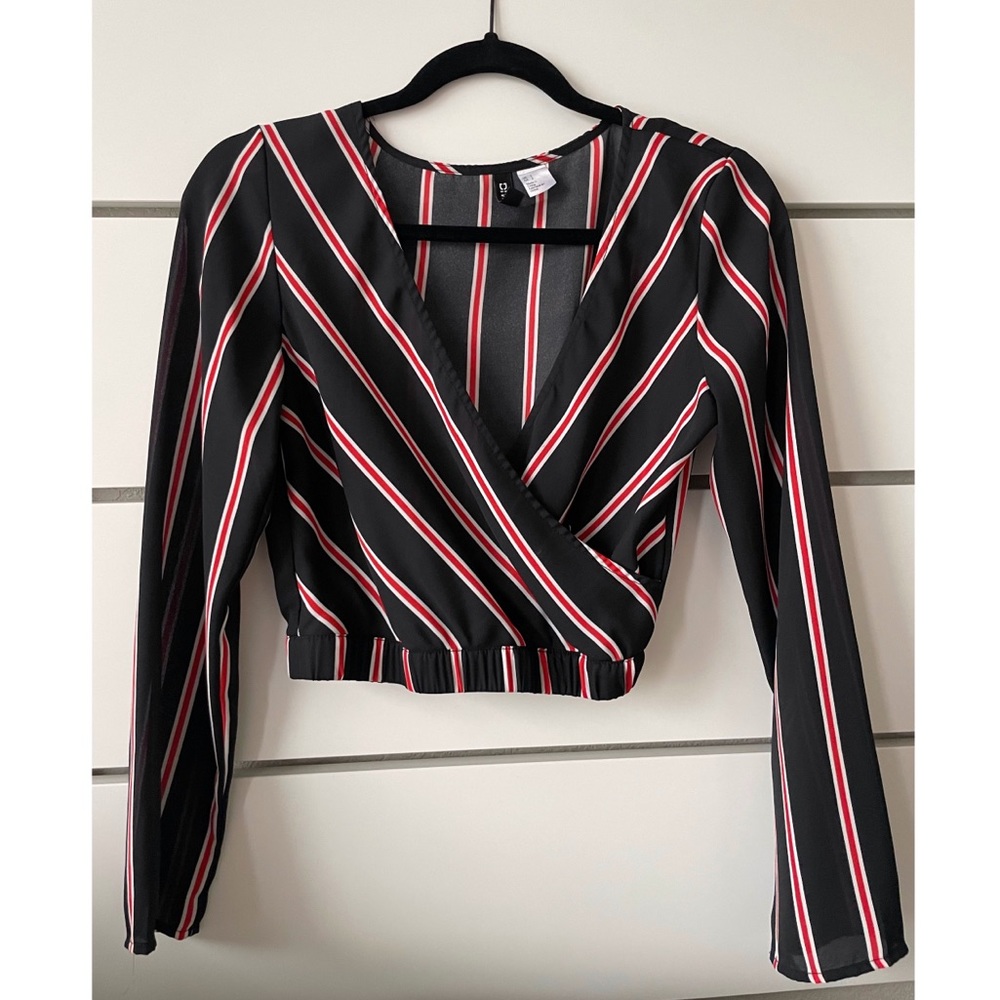 H&M Divided Long Sleeve Crop Too
